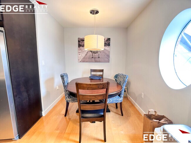Foto del edificio - 65 Beacon St