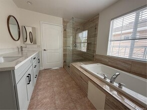 Building Photo - 6211 Rosemead Blvd