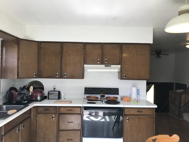 Kitchen - 631 Harrison St