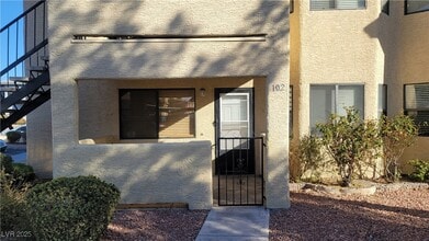 Building Photo - 1209 N Buffalo Dr