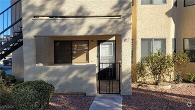 Building Photo - 1209 N Buffalo Dr