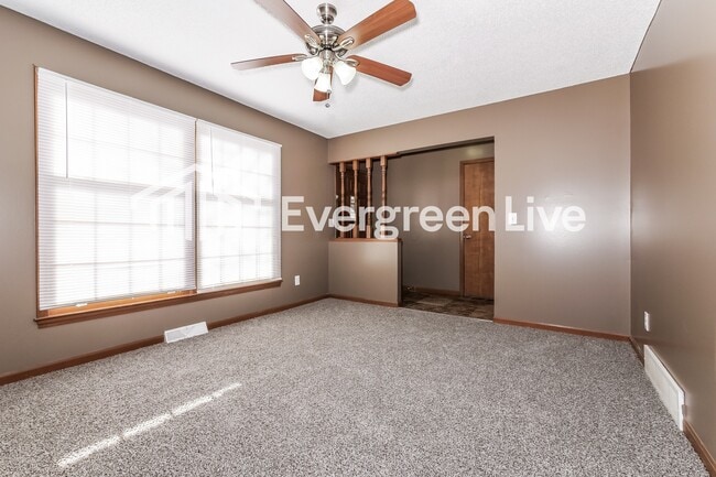 Building Photo - 11622 Palmer Ave