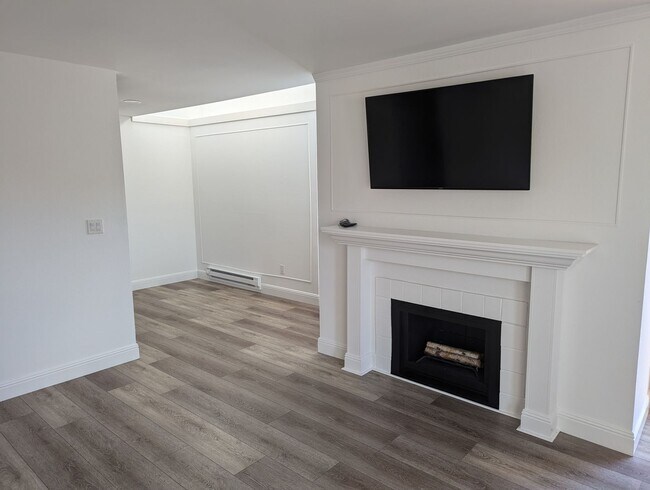Building Photo - Updated and cozy 1br apartment w/FREE stor...