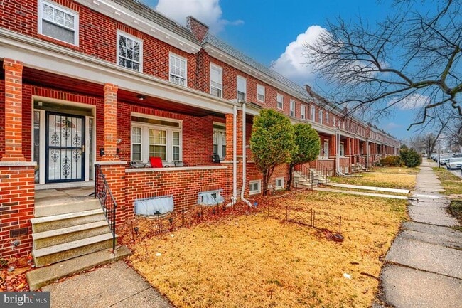 Building Photo - 4243 Shamrock Ave