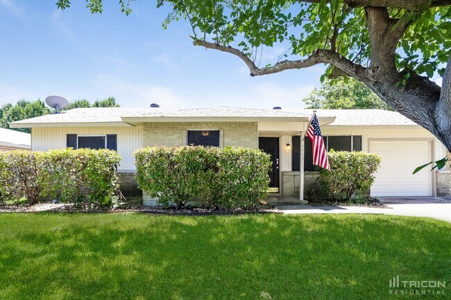 Building Photo - 4443 Greenland Dr