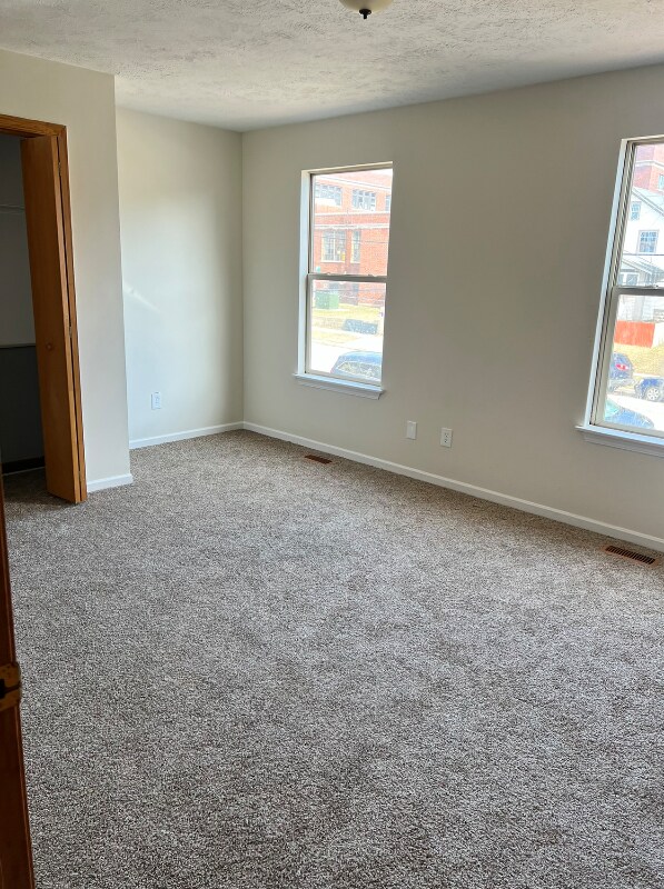 924 N Winnebago St, Rockford, IL 61103 House Rental in Rockford, IL