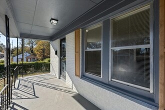 Building Photo - 425 Carpenter St