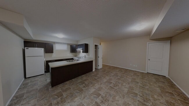 Building Photo - 11203B-112098 98 St