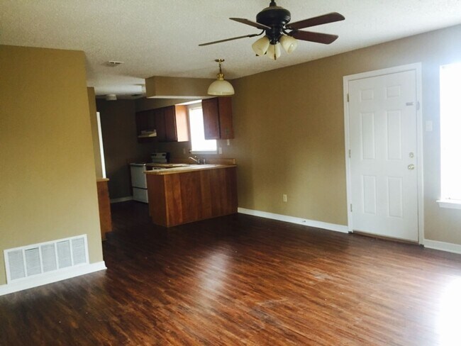 Foto del edificio - 2106 Lee St