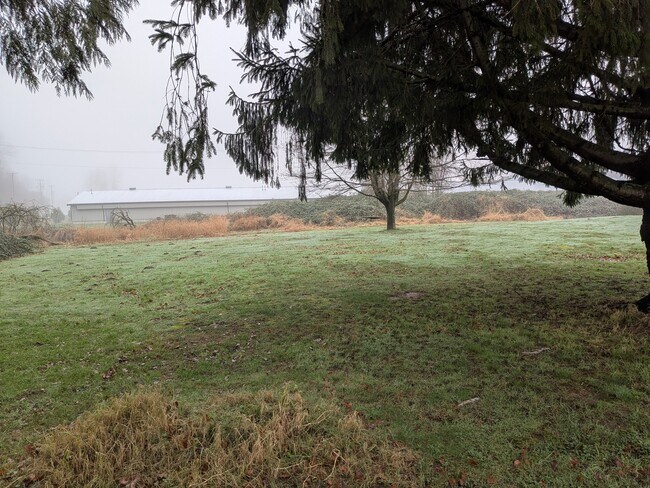 Photo du bâtiment - 43025 Vedder Mountain Rd