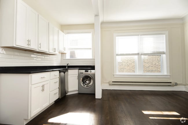 Building Photo - 321 Kedzie St