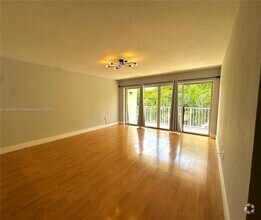 Building Photo - 7701 N Kendall Dr