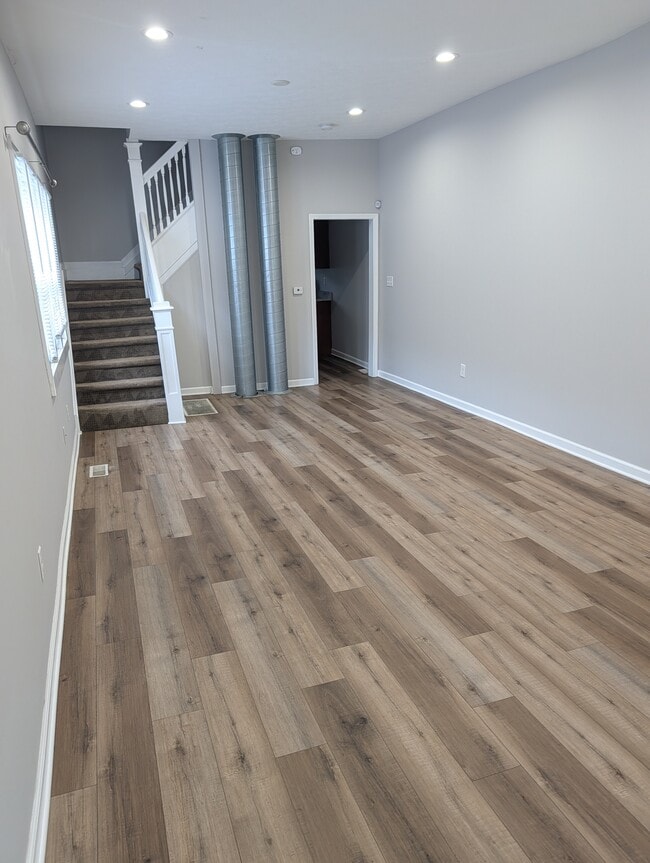Photo - 2238 Kenwood Ave Townhome