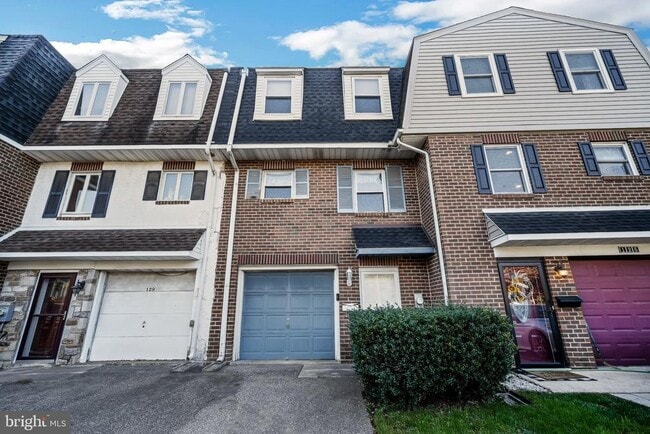 Building Photo - 127 Sutcliffe Ln