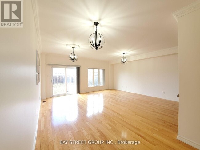 Building Photo - 12 Alvarado Ave