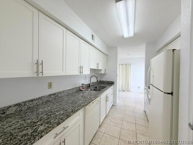 Building Photo - 899 Riverside Dr