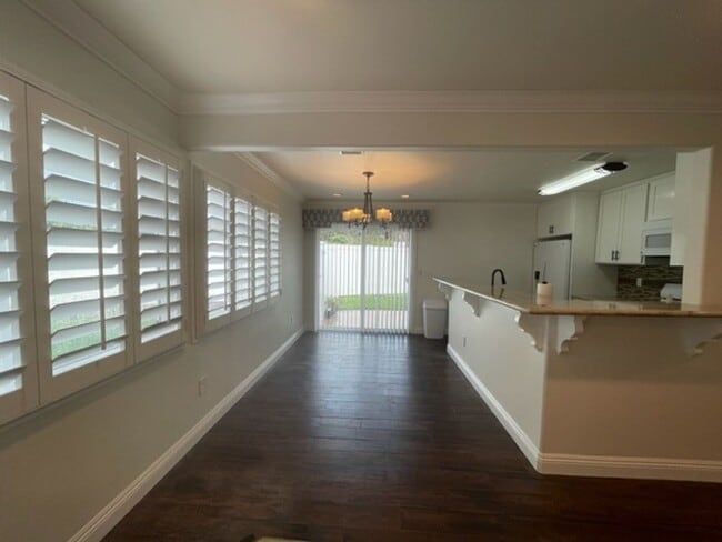 Building Photo - State Ave