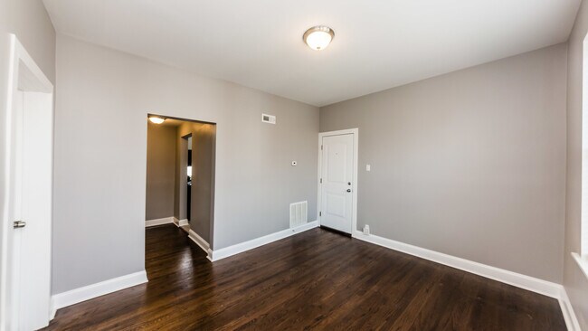 Building Photo - 3905 W Belden Ave
