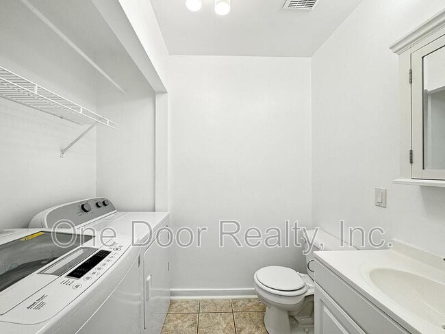 Building Photo - 285 Merrimac Trail