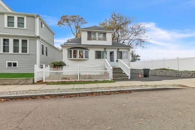 Building Photo - 176 W Elm Ave