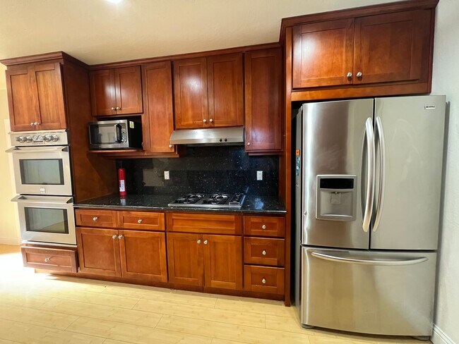 Building Photo - Large San Jose Home for Rent in desirable ...
