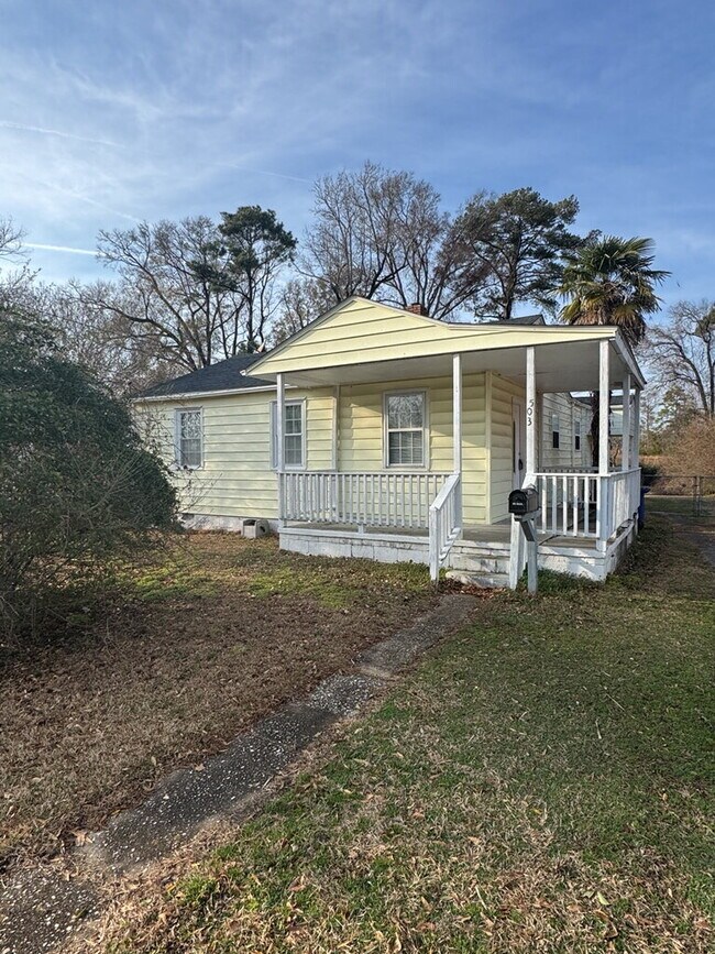 Foto del edificio - 503 Nelson Dr