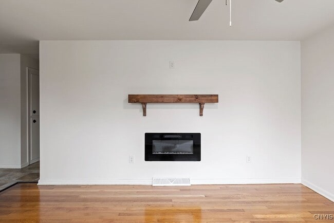 Foto del edificio - 27 Mcpherson St