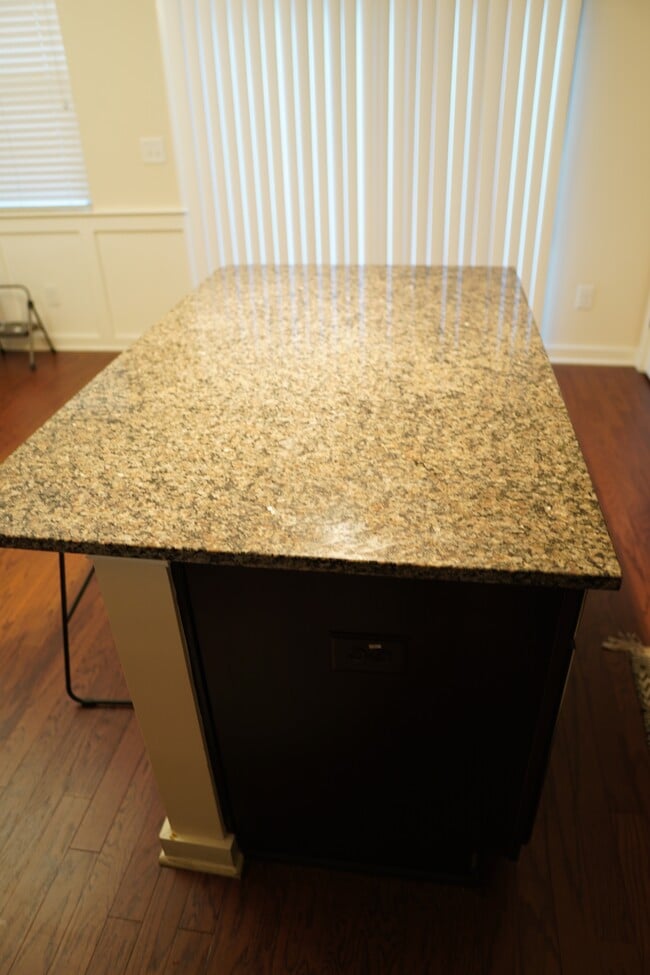 Foto del edificio - 6425 Swatner Dr