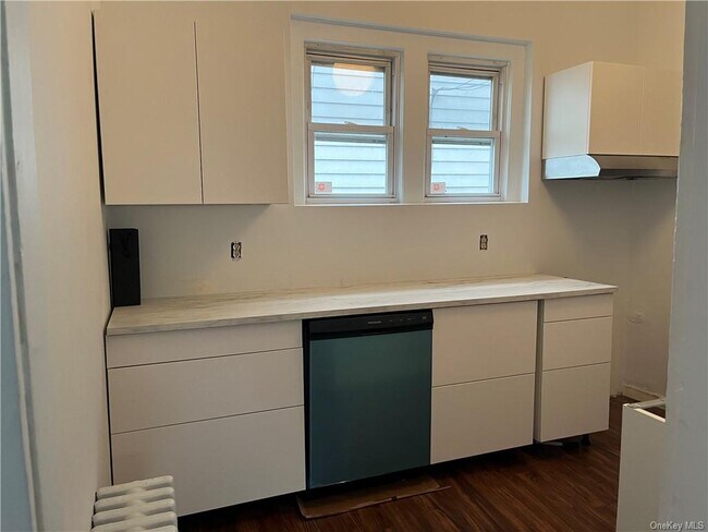 Building Photo - 157 Hudson Terrace