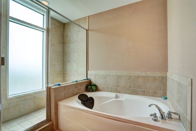 Foto del edificio - 500 Seawall Blvd