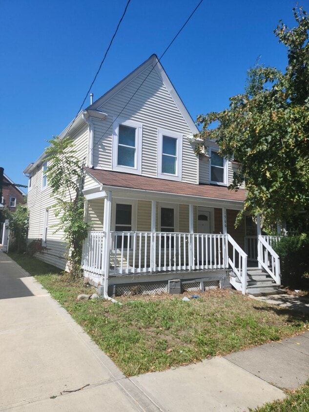 Building Photo - 1566 Winchester Ave