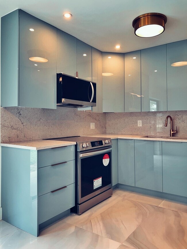 Foto del edificio - 9287 Sunrise Dr