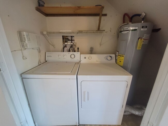 Laundry - 122 Kings Mill Dr