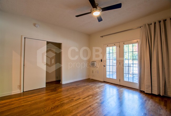 Building Photo - 883 Monroe Dr NE