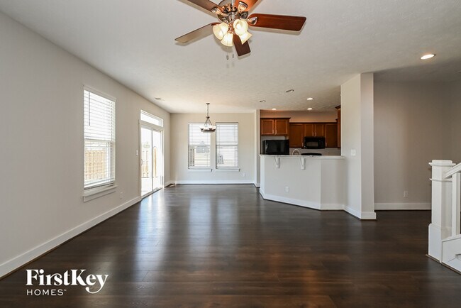 Building Photo - 607 Albermarle Dr