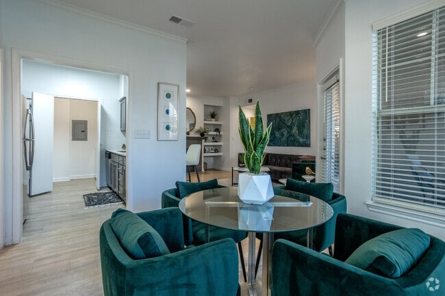 1BR, 1BA - 825SF - Dining Area - The Brixton