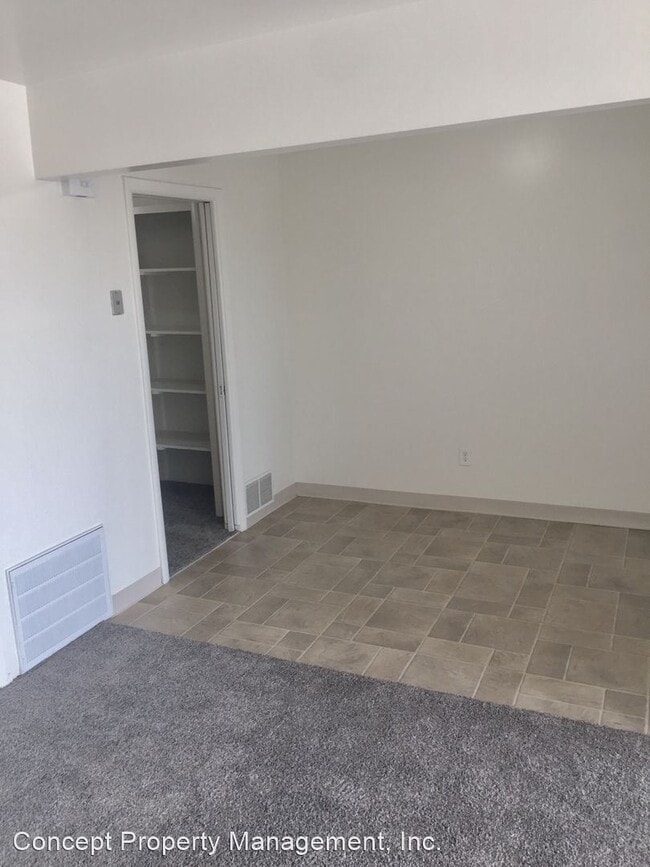 Building Photo - 1121 E 500 S