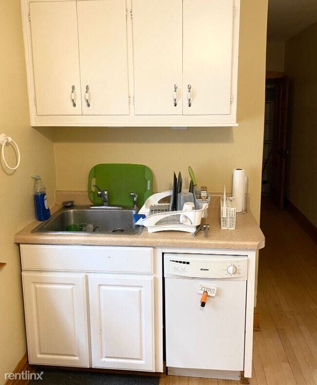 Foto del edificio - 2 br, 1 bath Apartment - 1740 W Grace St