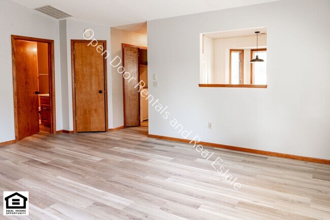 Foto del edificio - Fort Wayne Rising 1420/1422 Flagstone