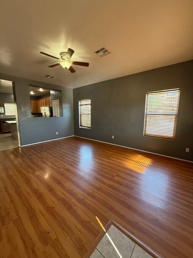 Foto del edificio - Beautiful 3-bed, 2-bath corner lot home in the desirable Riverhaven Community