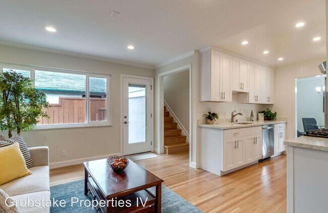 Building Photo - 3 br, 2 bath House - 451 Madison Ave