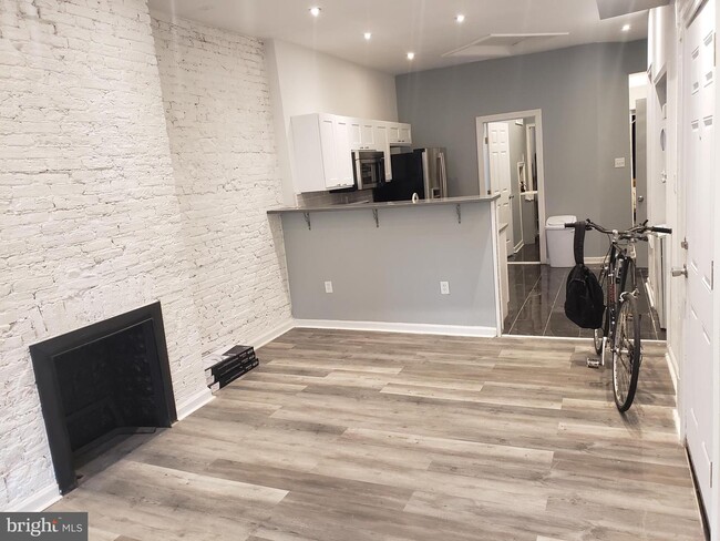 Building Photo - 424 N 32nd St