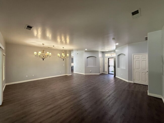 Building Photo - 10919 Golden Valley Dr