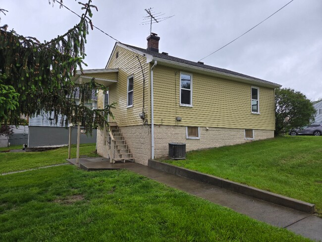 Building Photo - 3800 Olive St