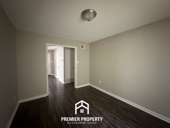 Foto del edificio - Modern 3BR/2BA Bartlett Area Home | Brick Fireplace & Spacious Fenced Yard