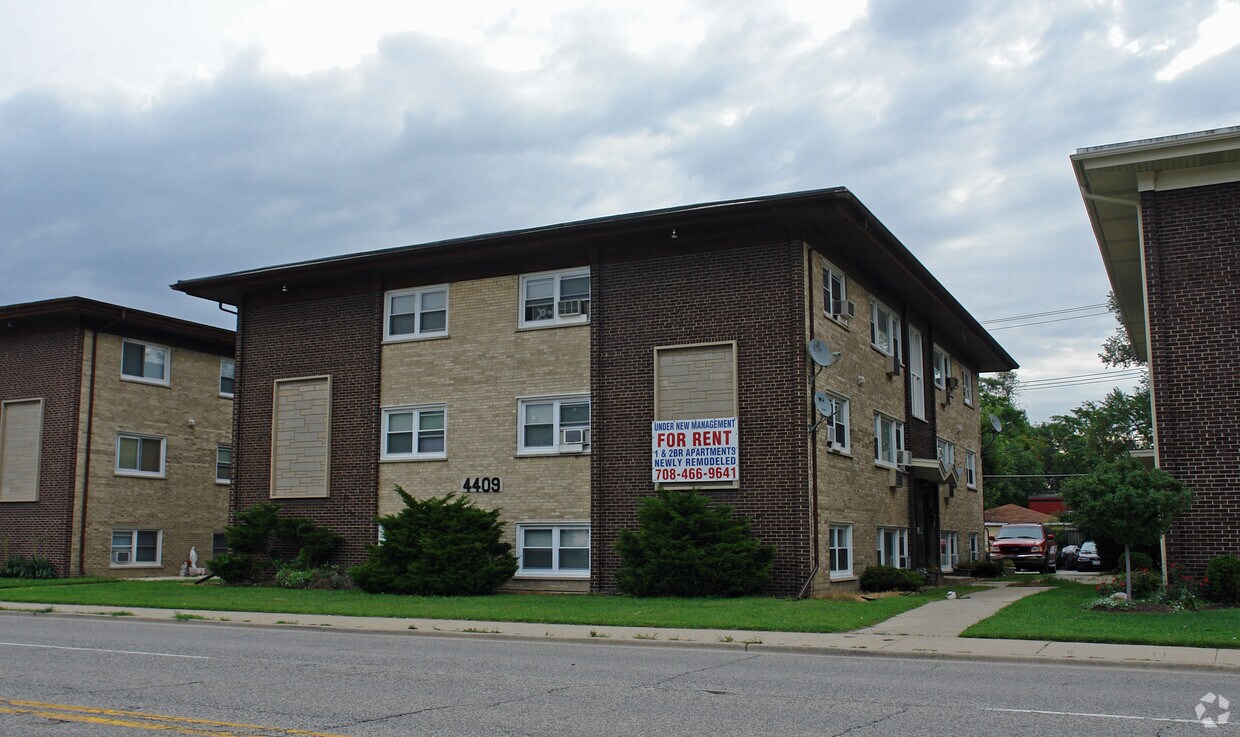 Building Photo - 4409-4415 Prescott Ave