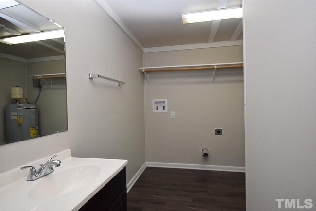 Building Photo - 7018 NC-210