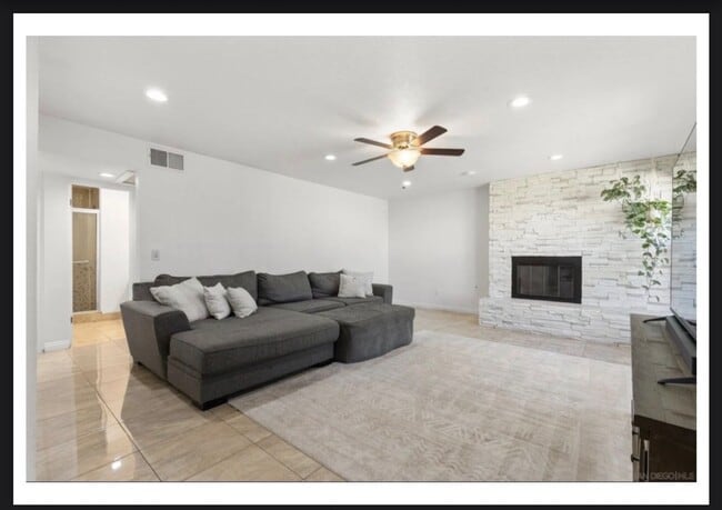 Building Photo - 2BR/2BA Condo w/ Solar, Upgrades & Great Location