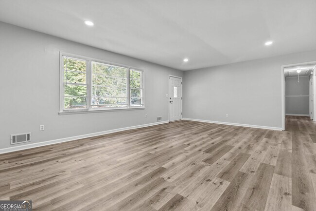 Building Photo - 1834 Dogwood Ct SW