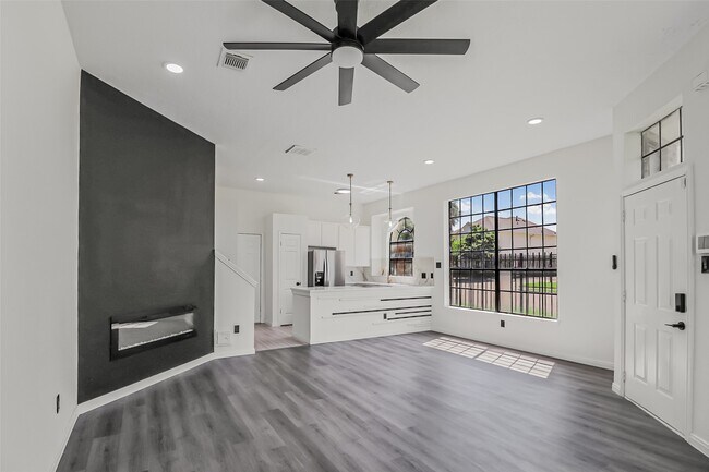 Foto del edificio - 8888 Benning Dr